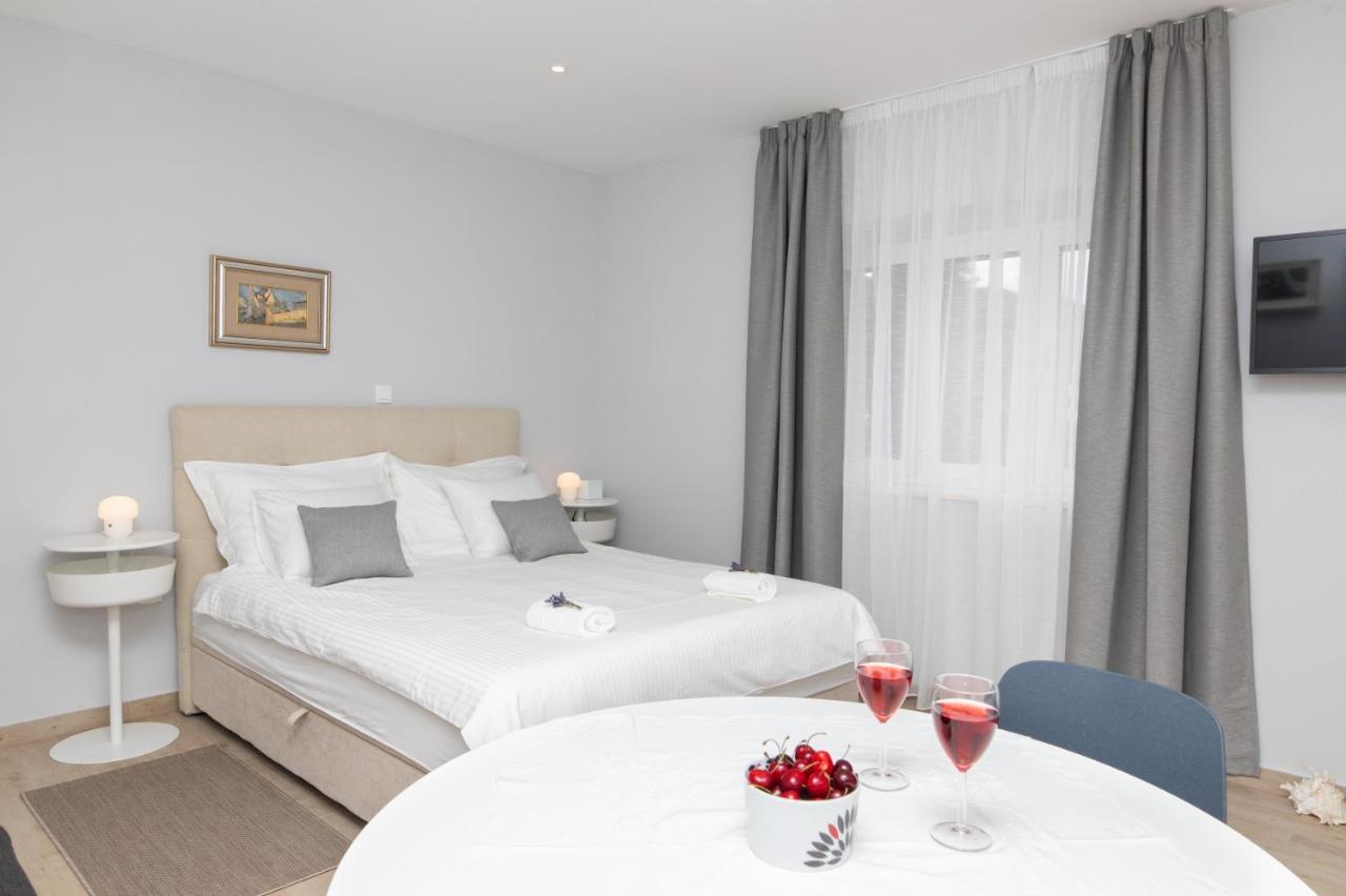 Apartman Ruzica Pucisca Exterior photo